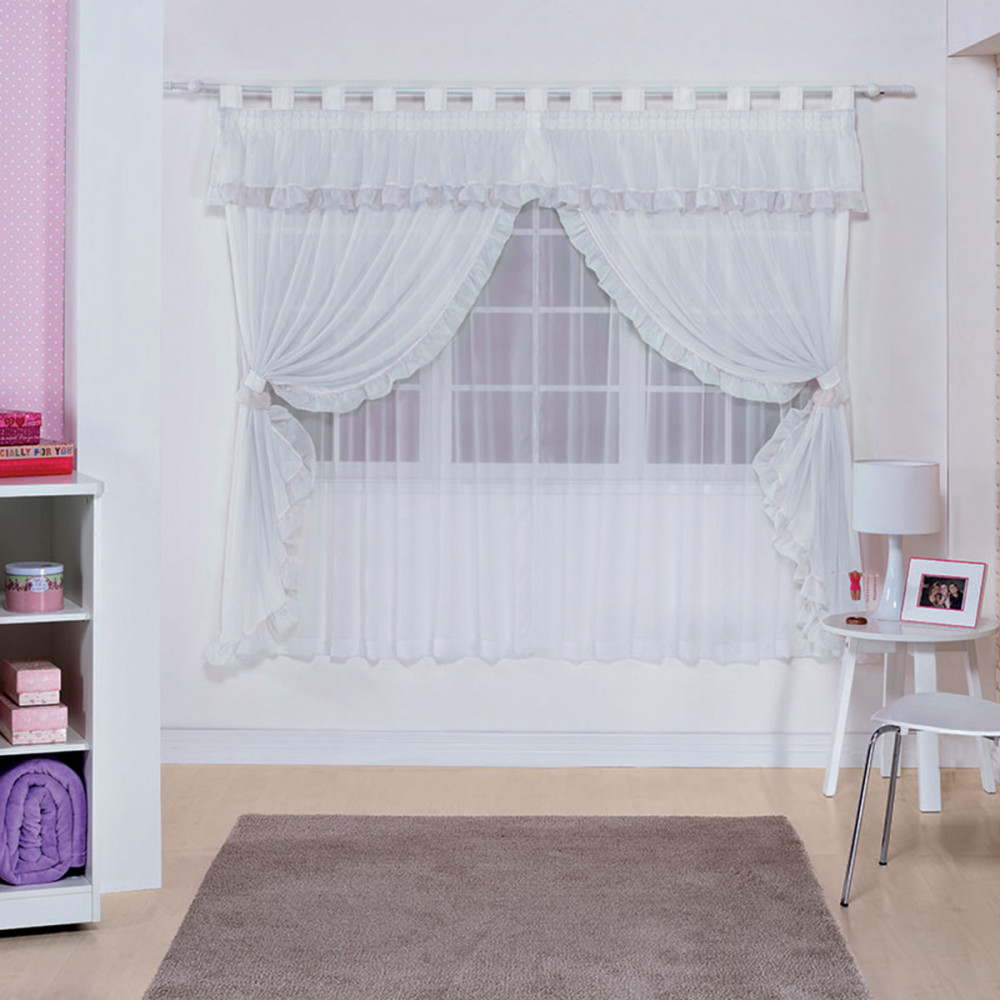 cortina branca tipo adequado para o quarto do bebê