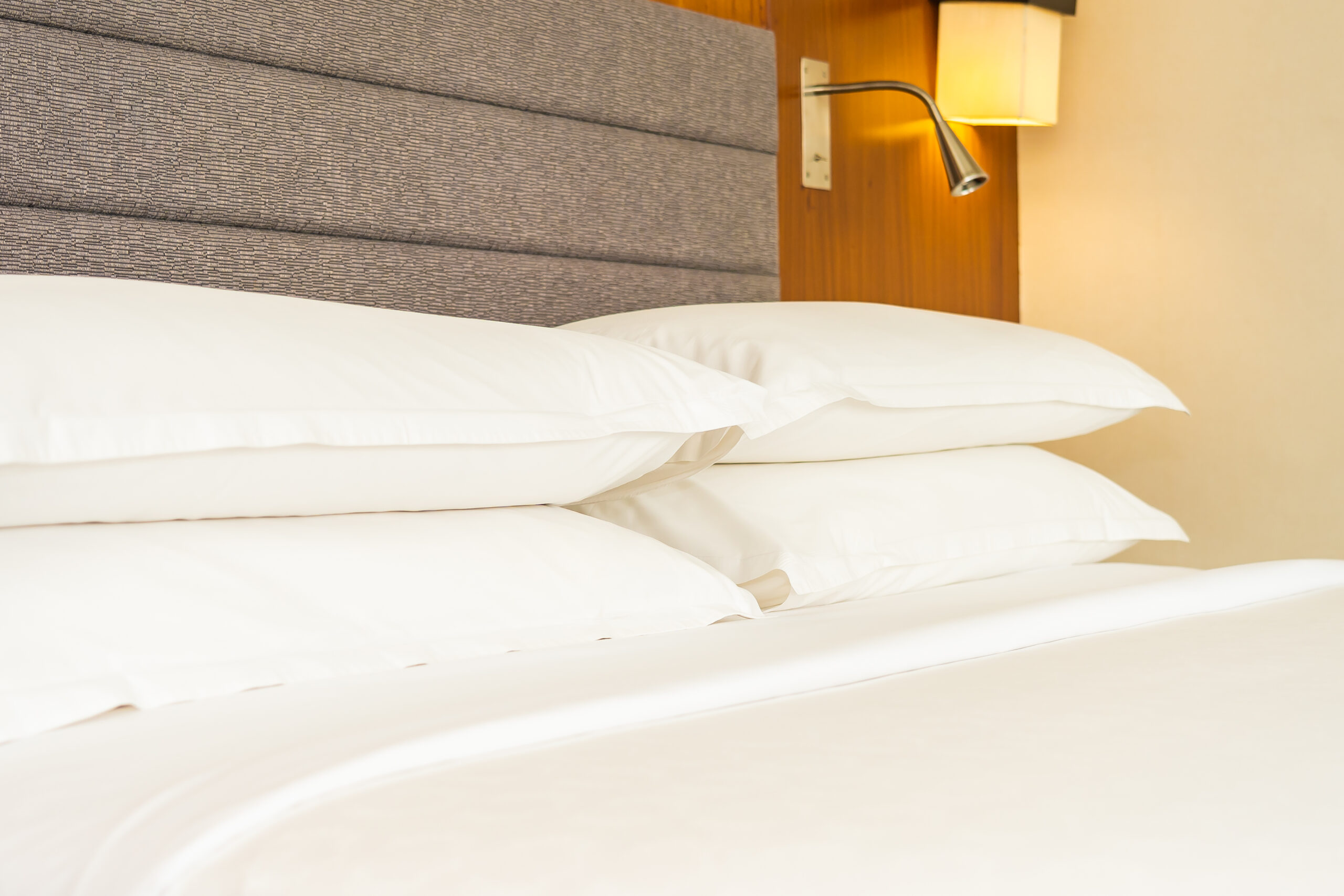 Cama de hotel em casa: mistura para desamassar a cama